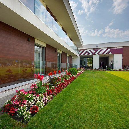 Outlet Hotel Polgár Dış mekan fotoğraf