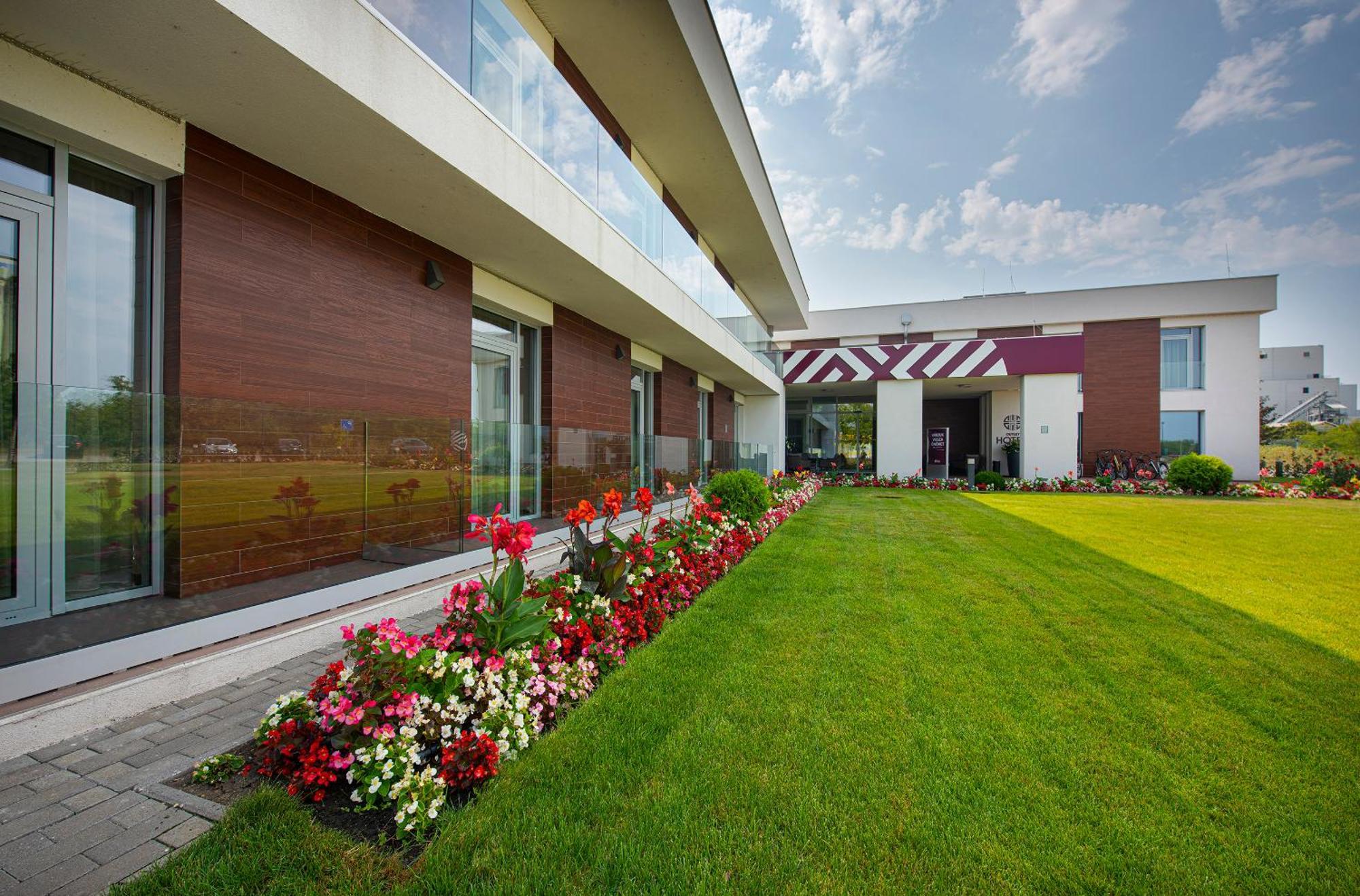 Outlet Hotel Polgár Dış mekan fotoğraf