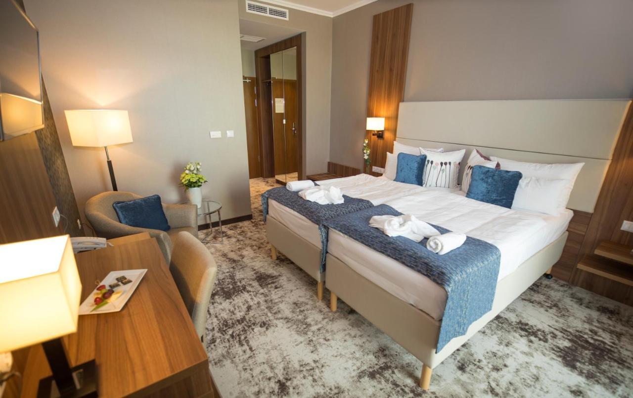 Outlet Hotel Polgár Dış mekan fotoğraf
