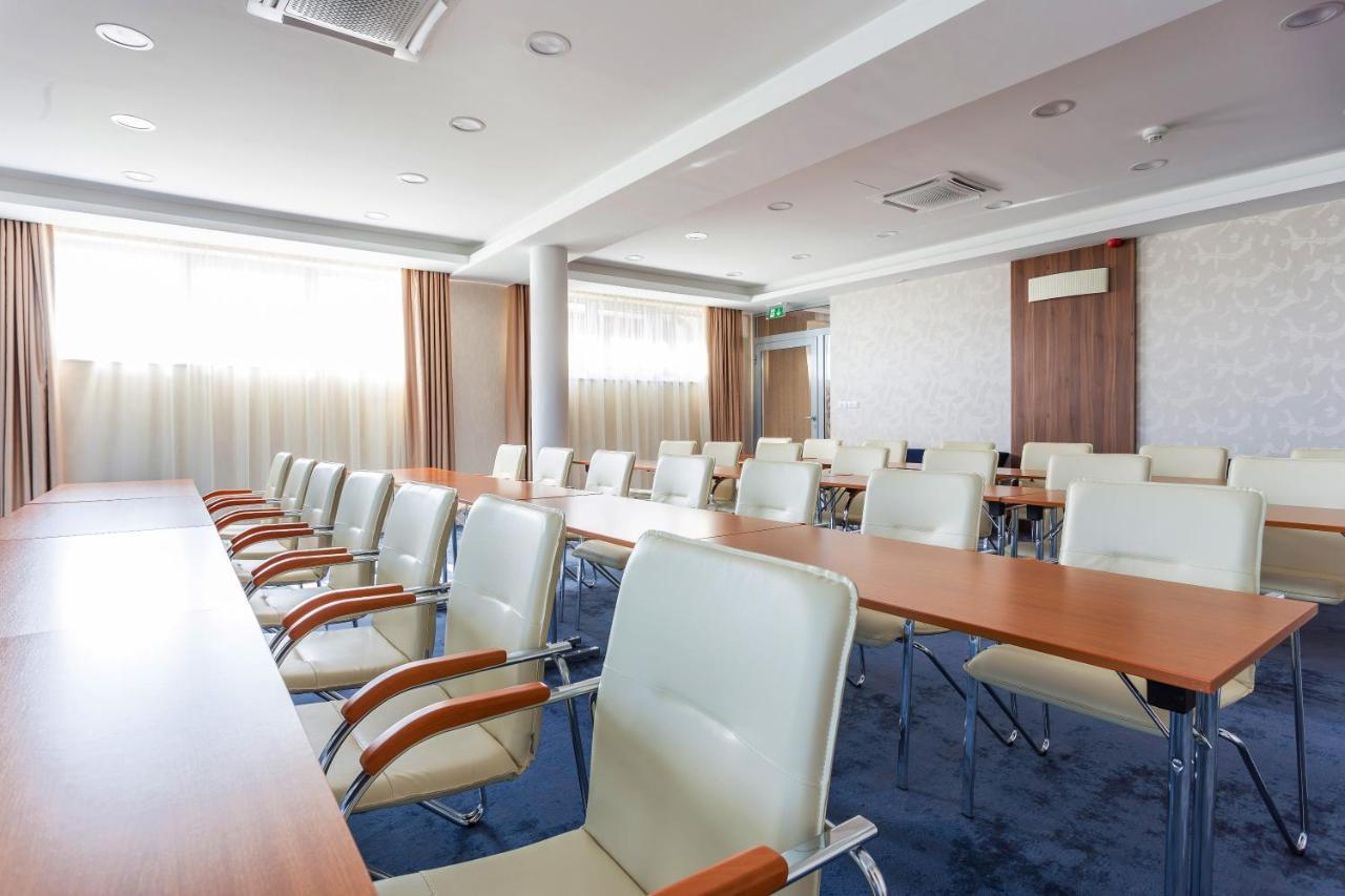 Outlet Hotel Polgár Dış mekan fotoğraf