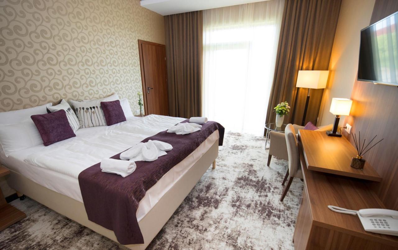Outlet Hotel Polgár Dış mekan fotoğraf