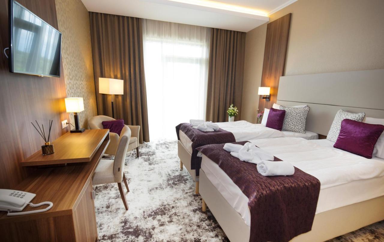 Outlet Hotel Polgár Dış mekan fotoğraf